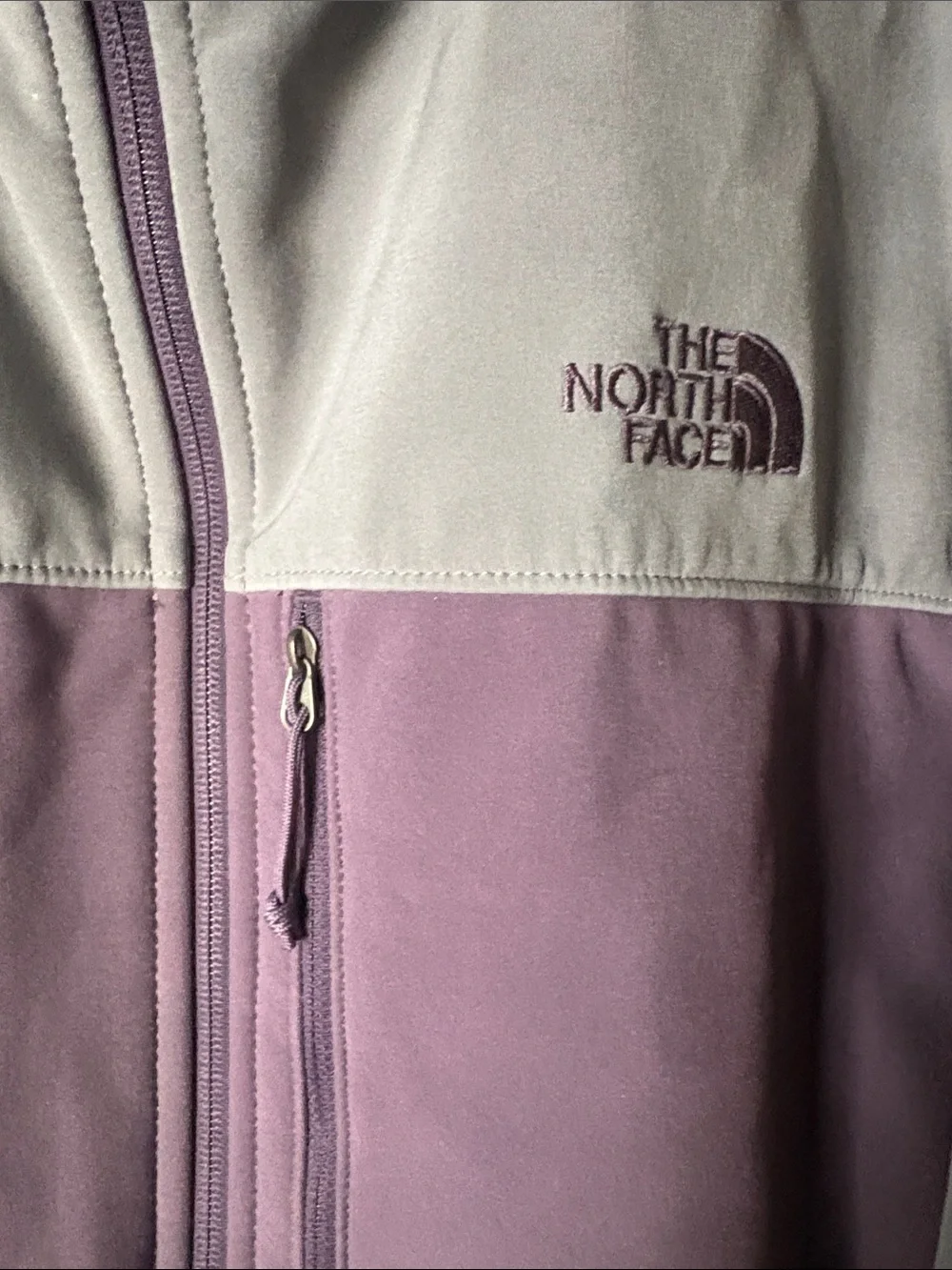 The North Face Men's Two-Tone Purple and Light Gray Softshell Jacket XXL